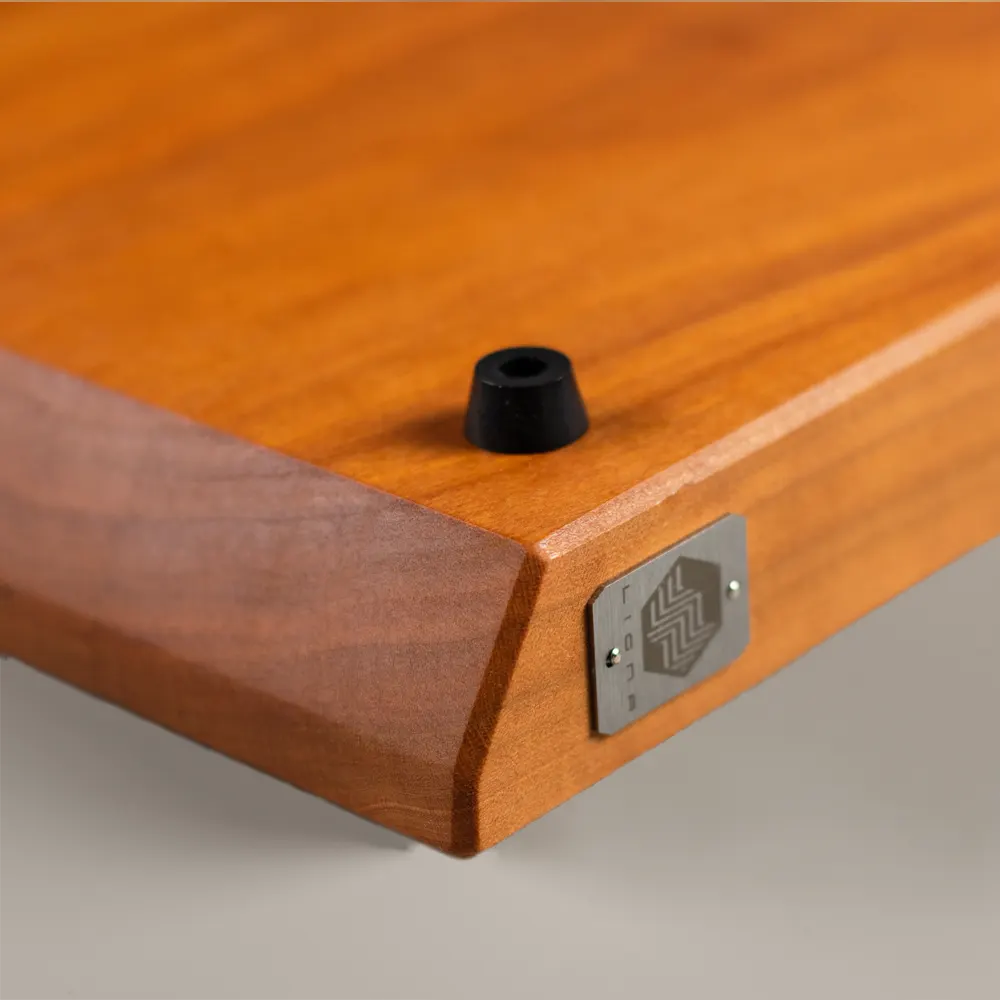 <div class="titlecerezo"><p class="second-name"> Linea </p> Cerezo <p class="hidekey"> tabla de cerezo a veta</p></div> imagen de la galería del producto