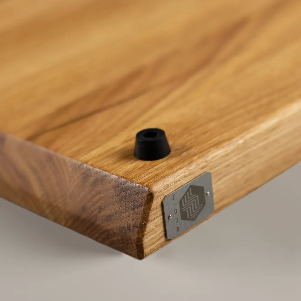 <div class="titleroble"><p class="second-name"> Linea </p> Roble <p class="hidekey"> tabla de roble a veta</p></div> imagen de la galería del producto