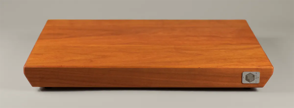 <div class="titlecerezo"><p class="second-name"> Linea </p> Cerezo <p class="hidekey"> tabla de cerezo a veta</p></div> imagen de la galería del producto