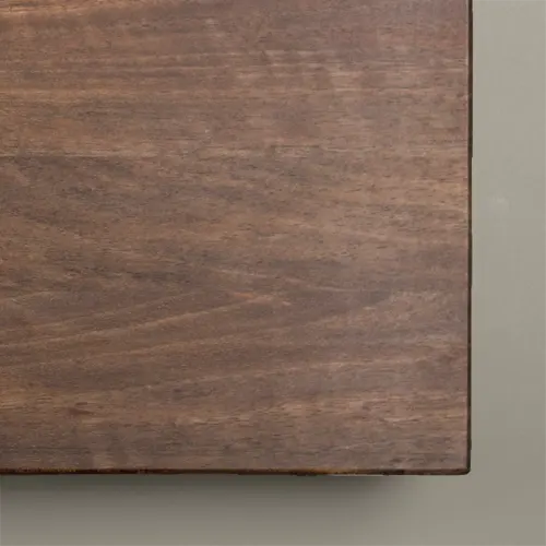 <div class="titlenogal"><p class="second-name">Linea</p> Nogal <p class="hidekey"> tabla de nogal a veta</p></div> imagen de la galería del producto