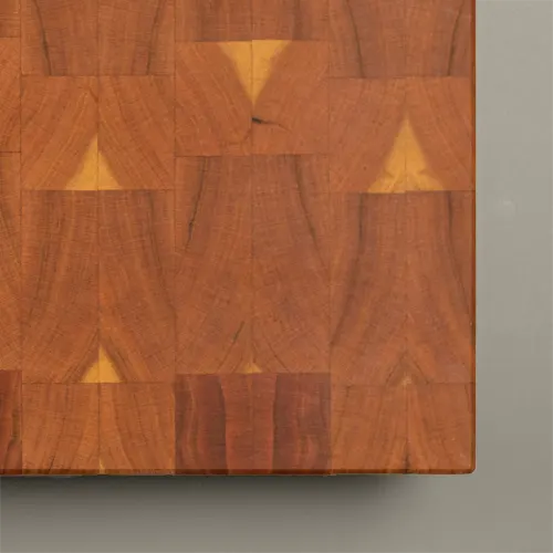 <div class="titlecerezo"> <p class="second-name">Pura</p> Cerezo <p class="hidekey"> tabla de cortar de cerezo</p></div> imagen de la galería del producto