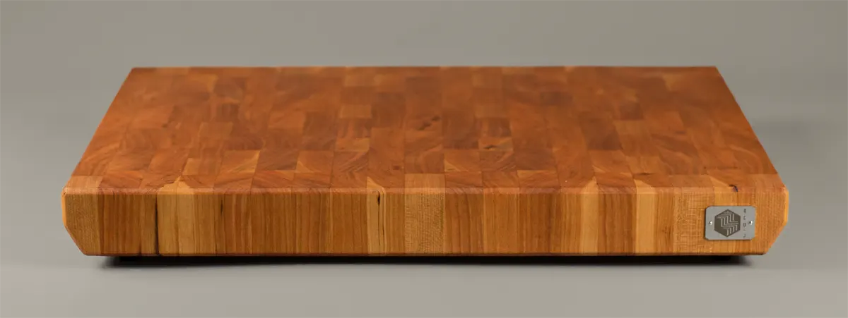 <div class="titlecerezo"> <p class="second-name">Pura</p> Cerezo <p class="hidekey"> tabla de cortar de cerezo</p></div> imagen de la galería del producto