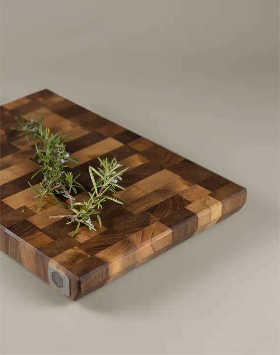 <div class="titlenogal"><p class="second-name">Pura</p> Nogal <p class="hidekey"> tabla de cortar de nogal</p></div> imagen de la galería del producto